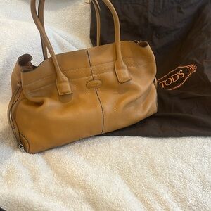 EUC ✨ Vintage Tod’s D Bag Beige Leather